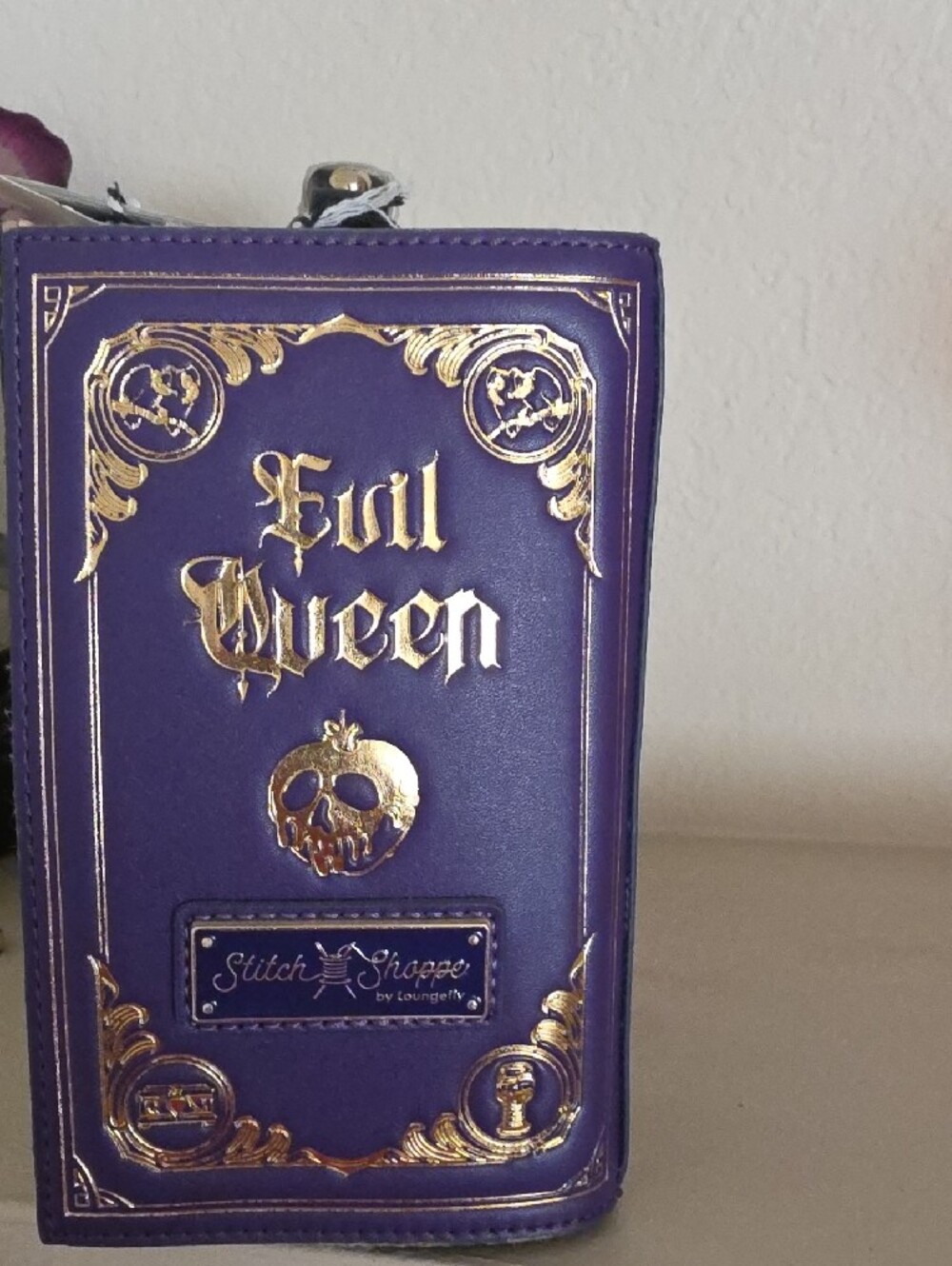Loungefly - DISNEY Villain Book Stack Bag NWT - Picture 3 of 5